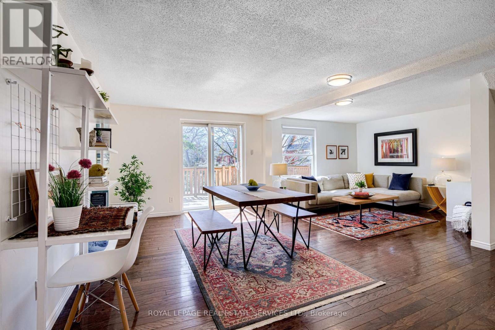 Upper Apt. - 170 Fairview Avenue, Toronto, Ontario  M6P 3A5 - Photo 11 - W12960260