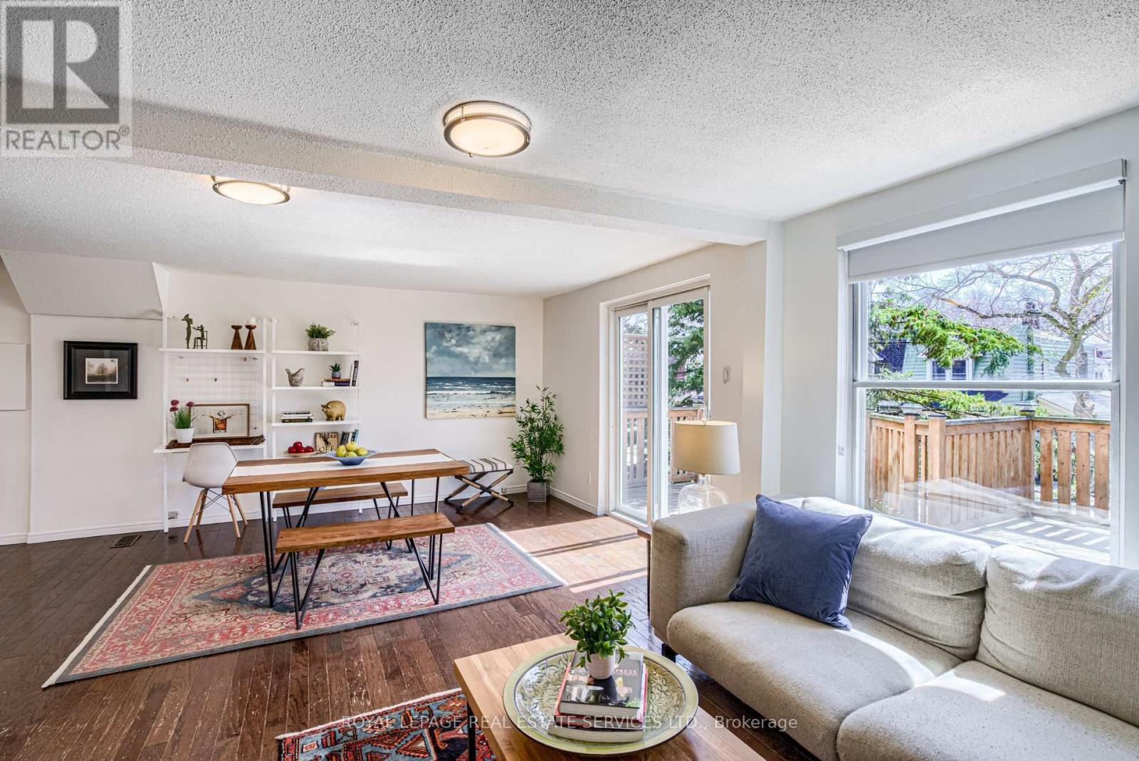 Upper Apt. - 170 Fairview Avenue, Toronto, Ontario  M6P 3A5 - Photo 12 - W12960260