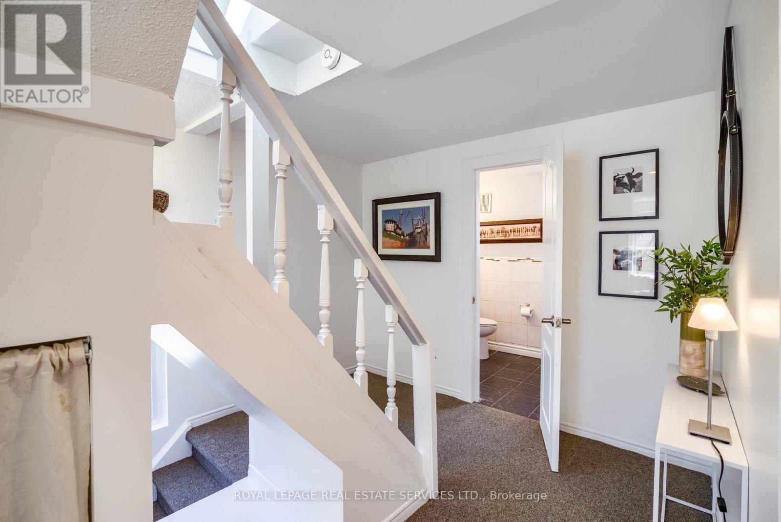 Upper Apt. - 170 Fairview Avenue, Toronto, Ontario  M6P 3A5 - Photo 20 - W12960260