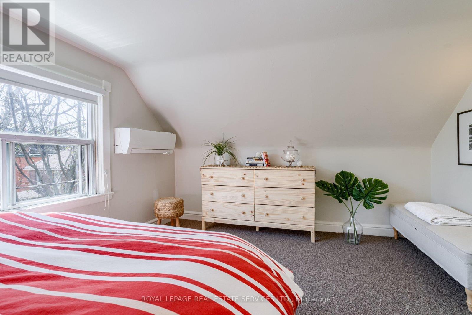 Upper Apt. - 170 Fairview Avenue, Toronto, Ontario  M6P 3A5 - Photo 26 - W12960260