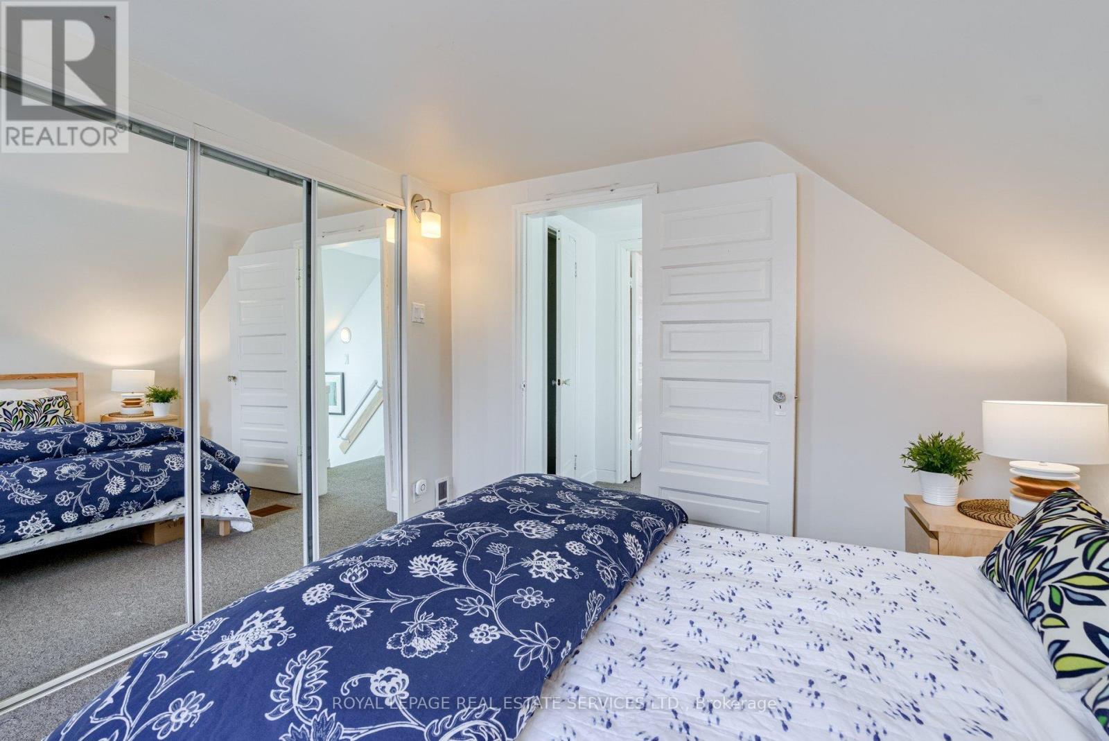 Upper Apt. - 170 Fairview Avenue, Toronto, Ontario  M6P 3A5 - Photo 28 - W12960260