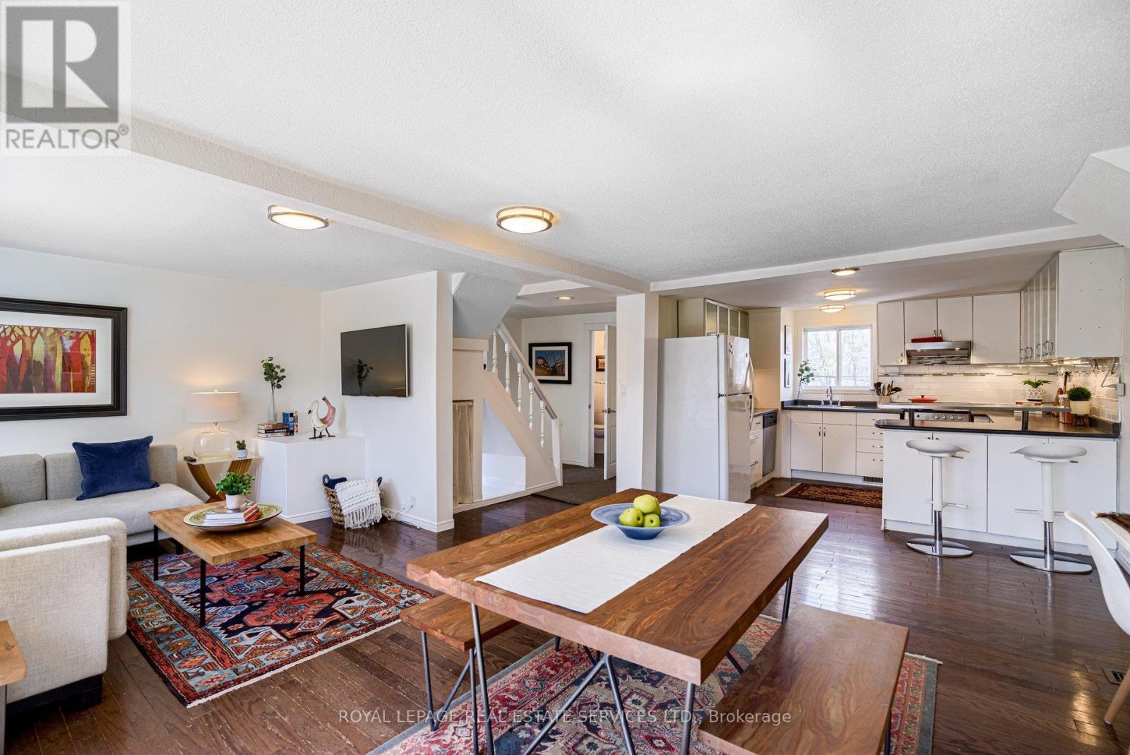 Upper Apt. - 170 Fairview Avenue, Toronto, Ontario  M6P 3A5 - Photo 3 - W12960260