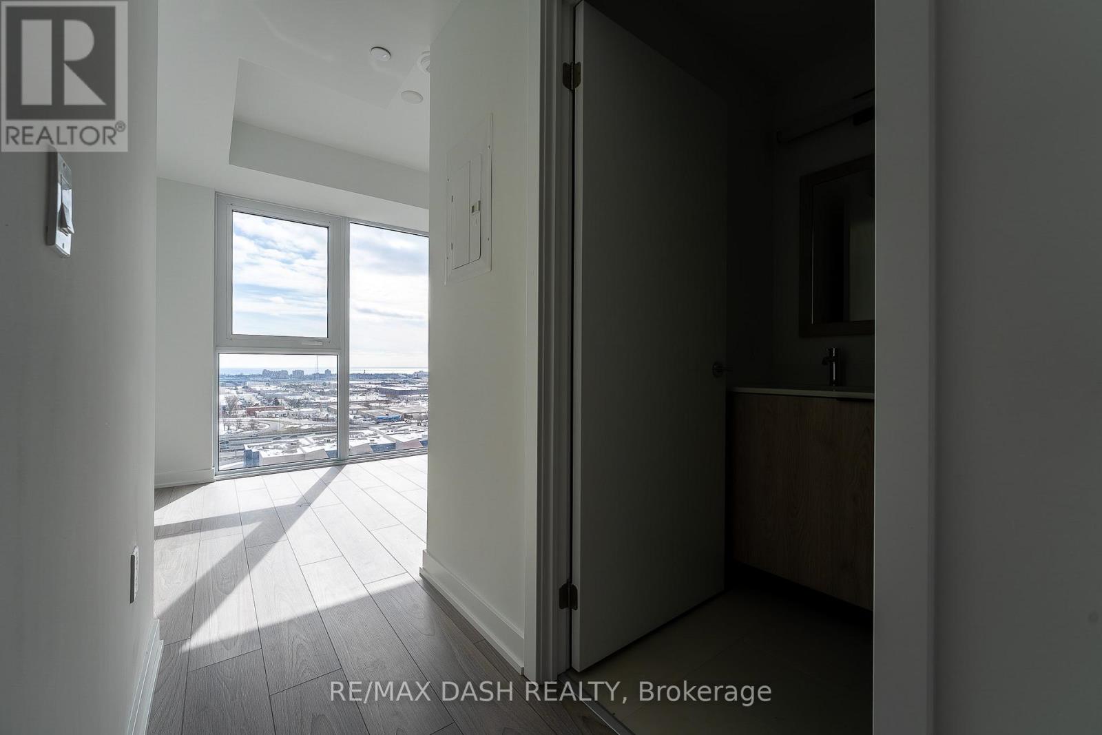 1304 - 1007 The Queensway Avenue, Toronto, Ontario  M8Z 0H4 - Photo 14 - W12960272