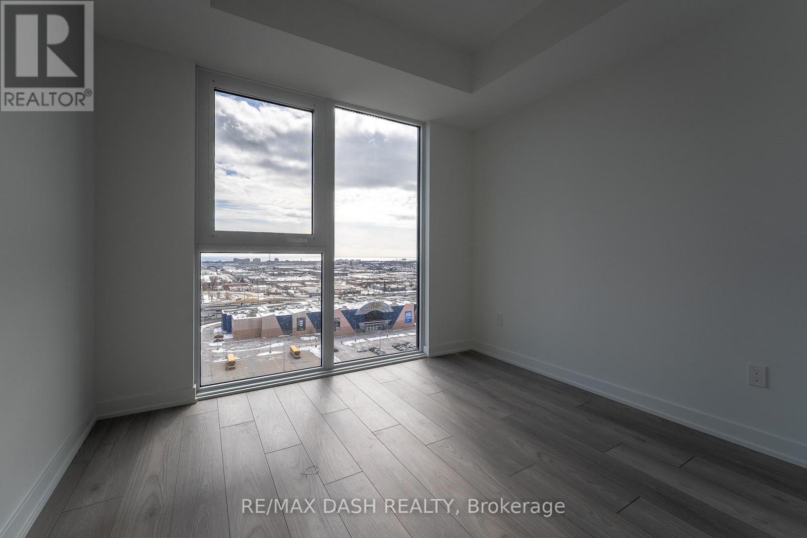 1304 - 1007 The Queensway Avenue, Toronto, Ontario  M8Z 0H4 - Photo 15 - W12960272