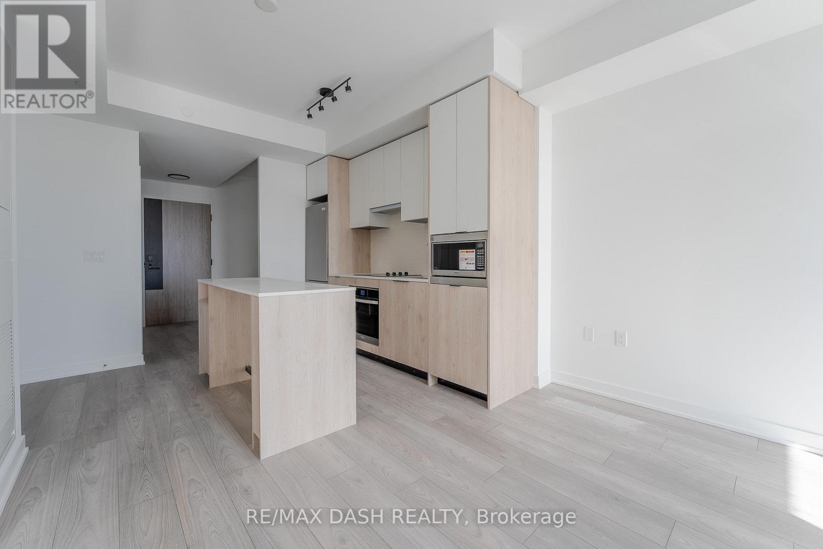 1304 - 1007 The Queensway Avenue, Toronto, Ontario  M8Z 0H4 - Photo 8 - W12960272