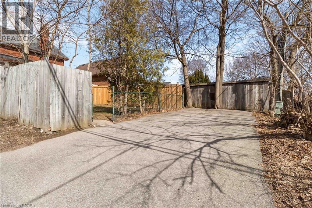 63 Lyons Avenue, Brantford, Ontario  N3R 4R2 - Photo 2 - 40813773