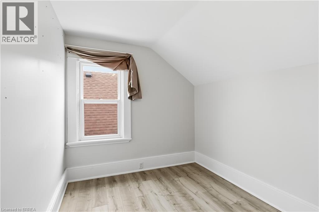 63 Lyons Avenue, Brantford, Ontario  N3R 4R2 - Photo 20 - 40813773