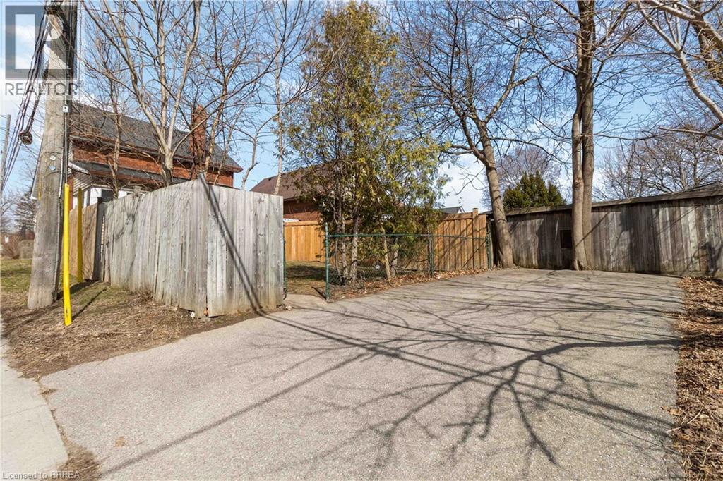 63 Lyons Avenue, Brantford, Ontario  N3R 4R2 - Photo 25 - 40813773