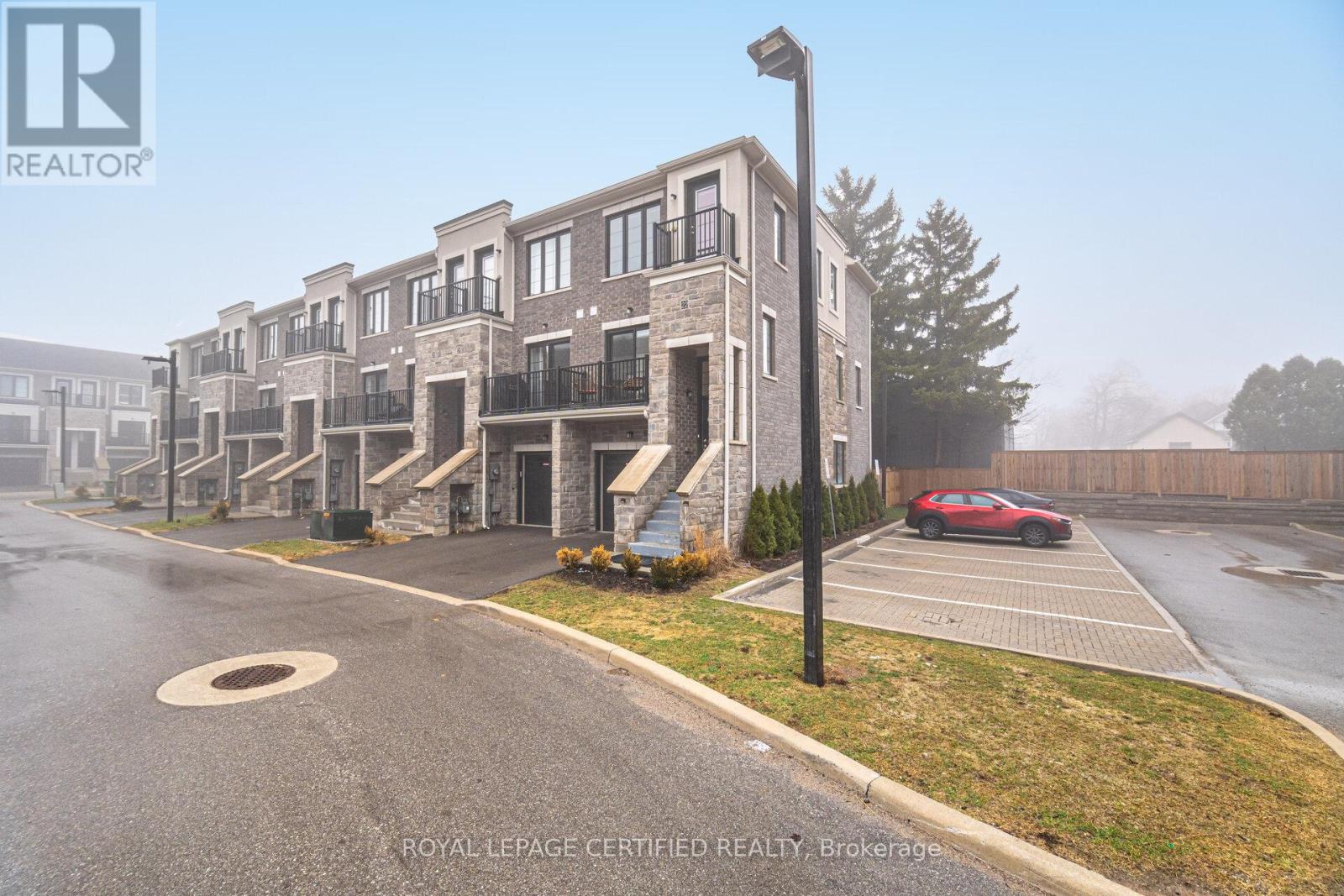 22 - 383 DUNDAS STREET E, Hamilton, Ontario