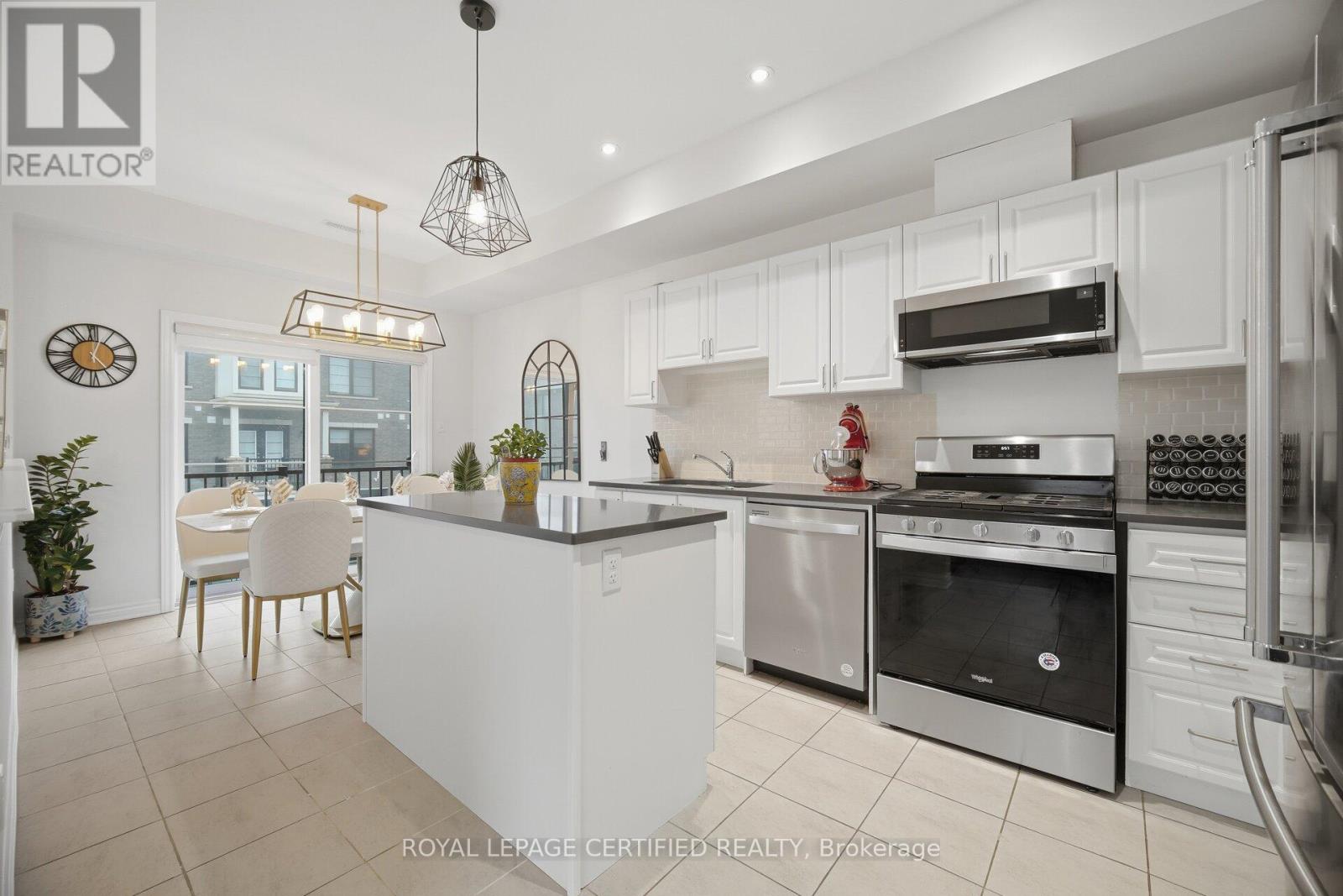 22 - 383 Dundas Street E, Hamilton (Waterdown), Ontario  L8B 1X6 - Photo 4 - X12960118