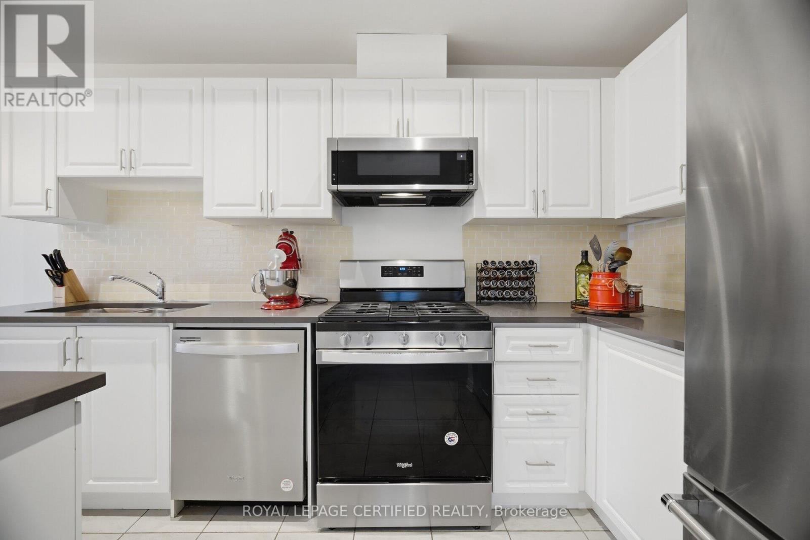 22 - 383 Dundas Street E, Hamilton (Waterdown), Ontario  L8B 1X6 - Photo 7 - X12960118