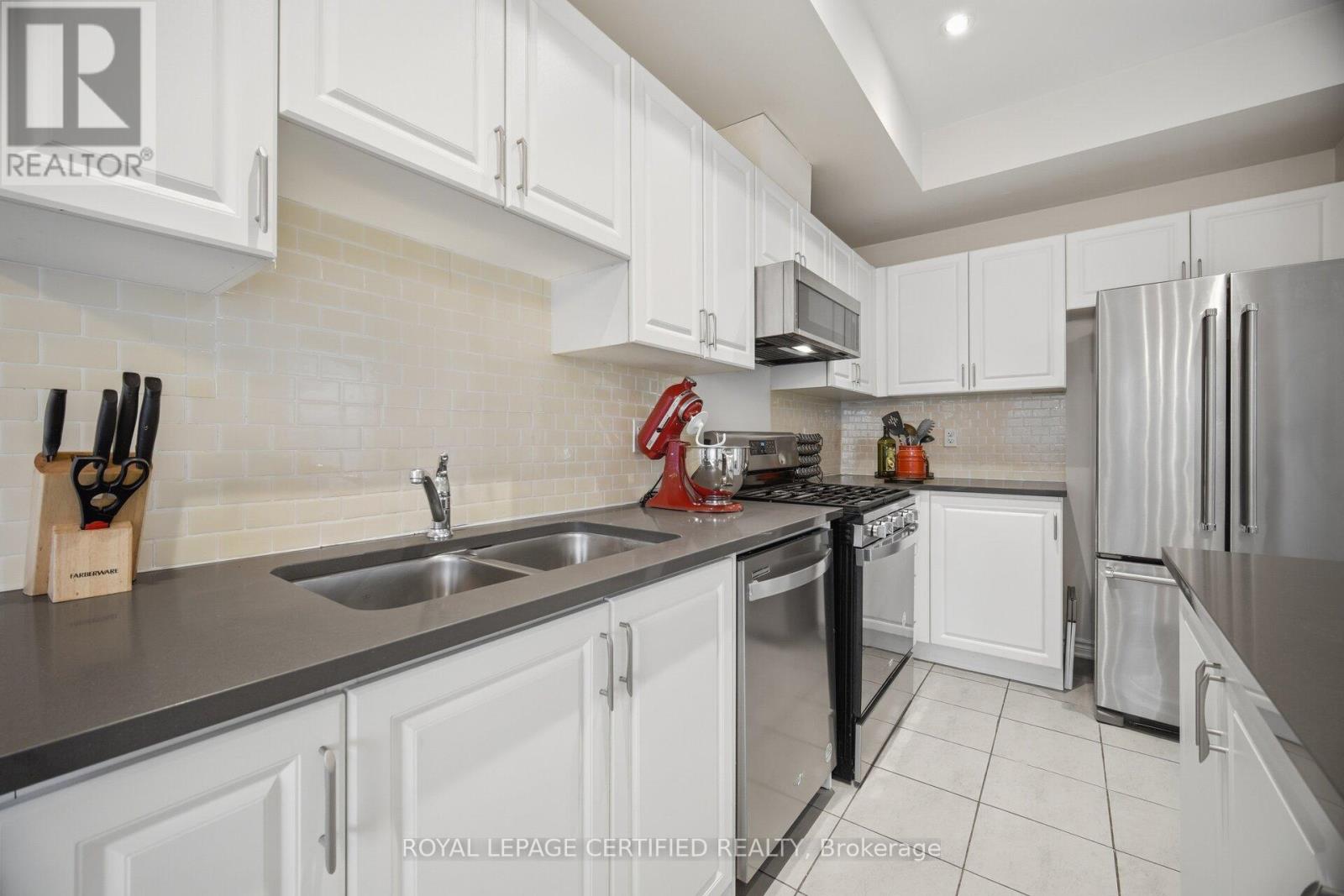 22 - 383 Dundas Street E, Hamilton (Waterdown), Ontario  L8B 1X6 - Photo 8 - X12960118