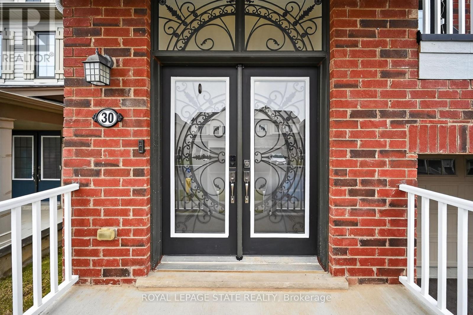 30 Patterson Drive, Haldimand, Ontario  N3W 0B8 - Photo 3 - X12960182