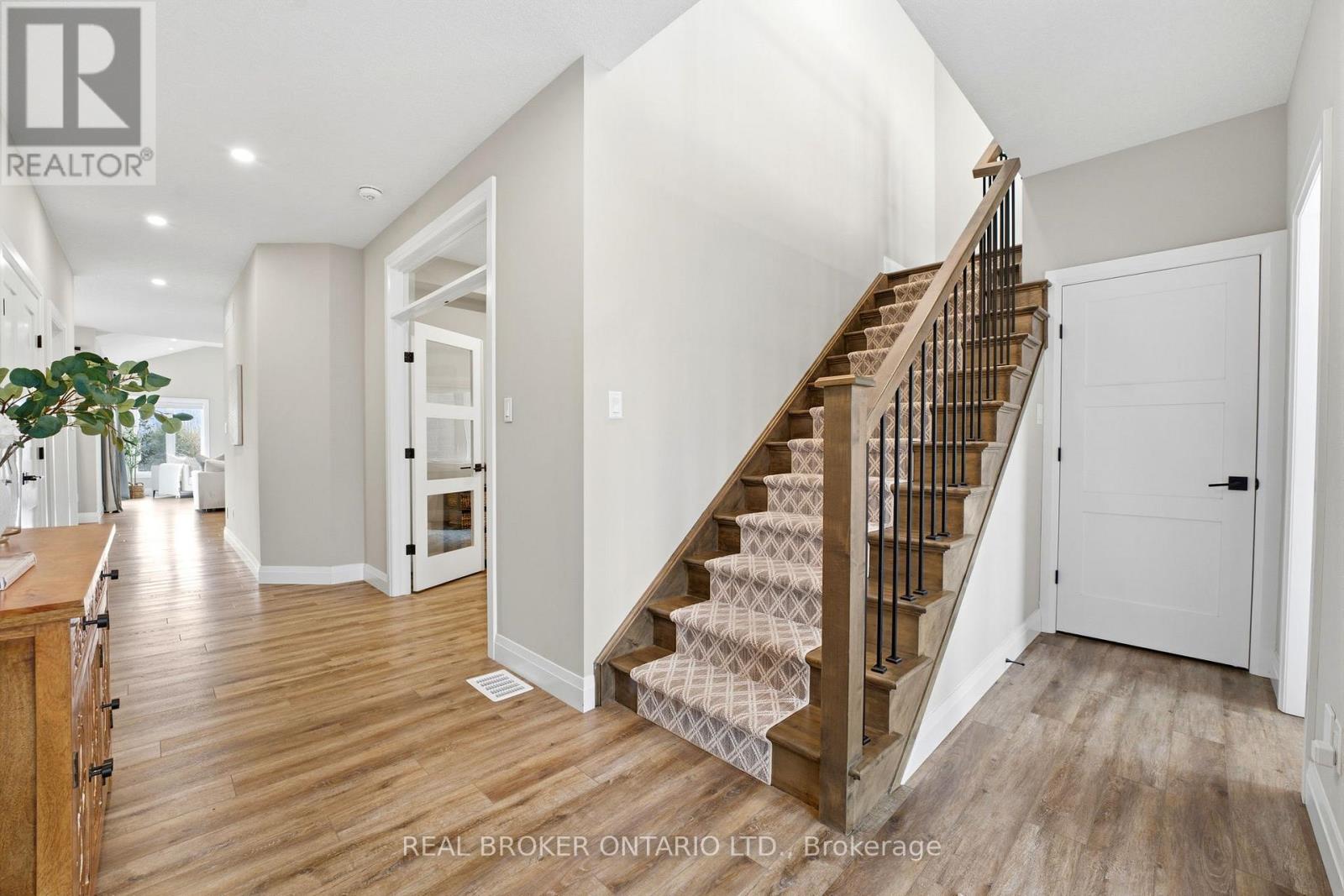 39 Mill Race Crescent, Woolwich, Ontario  N0B 2N0 - Photo 21 - X12960194