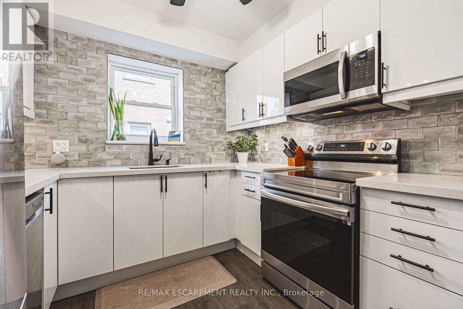 208 - 836 Concession Street, Hamilton, Ontario  L8V 1E2 - Photo 5 - X12960204