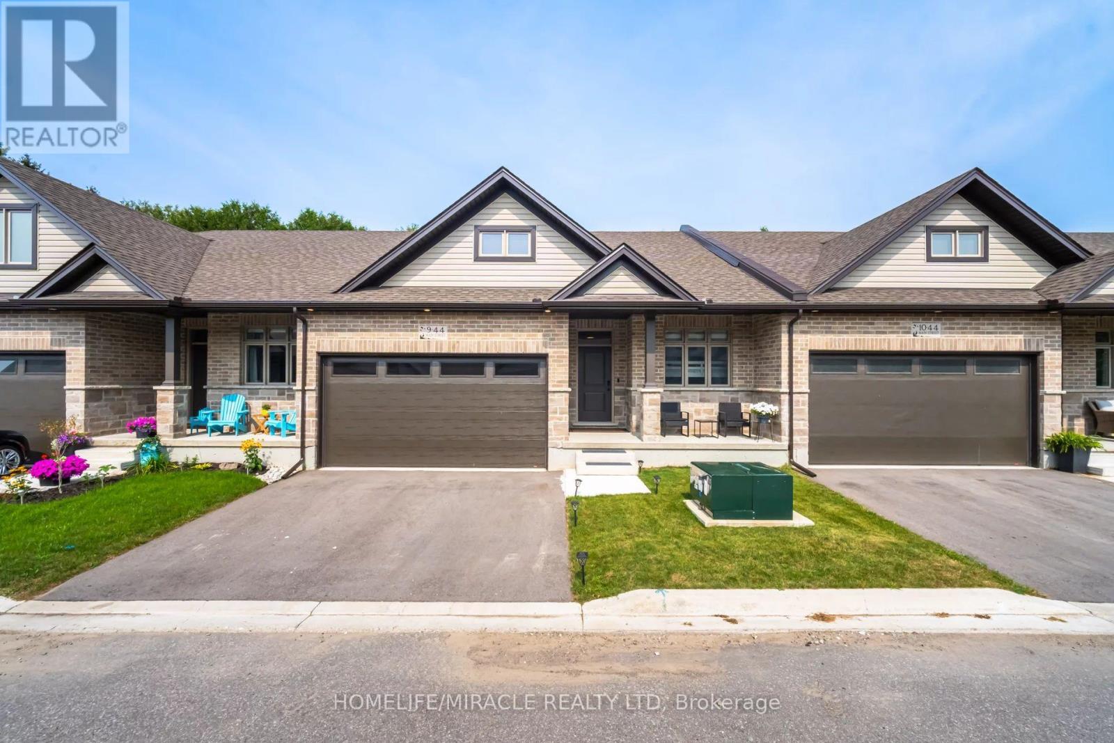 9 - 44 MAIN STREET, East Zorra-Tavistock, Ontario