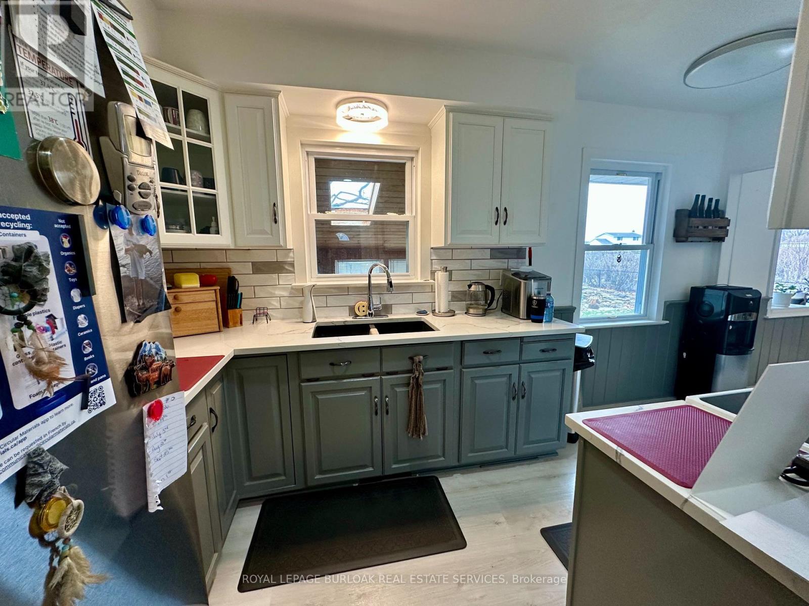 4213 Victoria Avenue, Lincoln, Ontario  L0R 2E0 - Photo 4 - X12960280