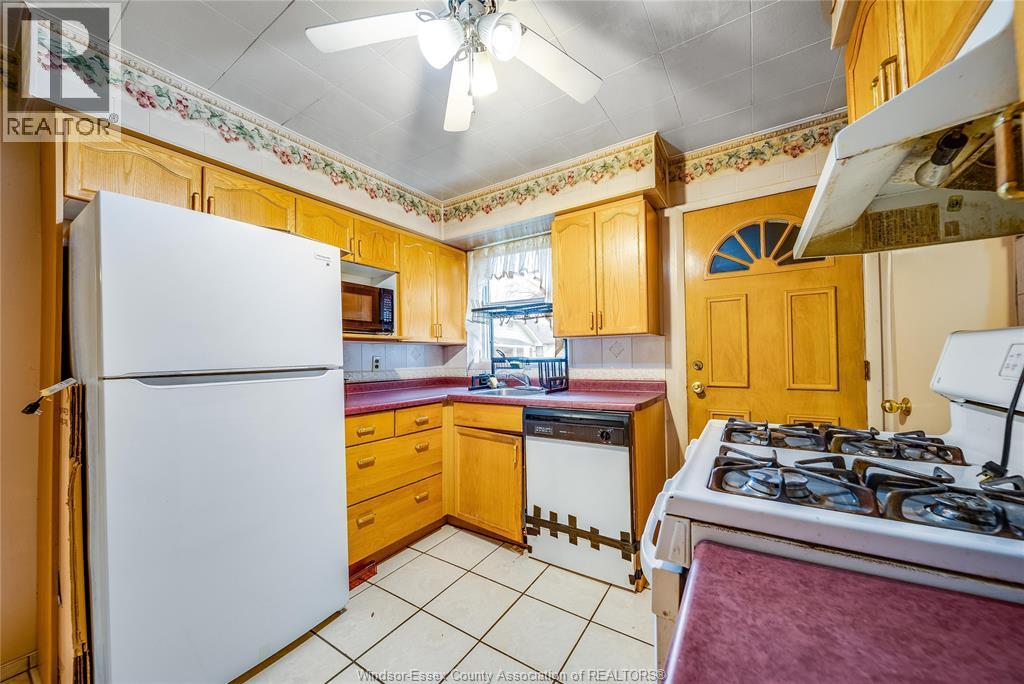 879 Felix, Windsor, Ontario  N9C 3L1 - Photo 17 - 26007015