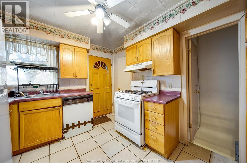 879 Felix, Windsor, Ontario  N9C 3L1 - Photo 18 - 26007015