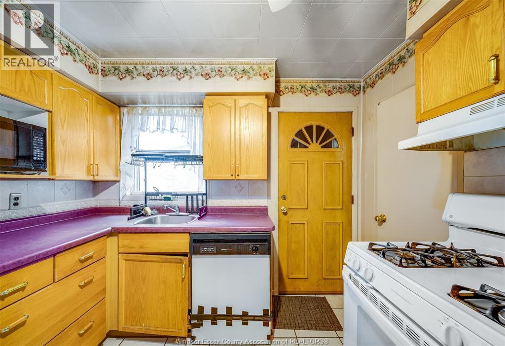 879 Felix, Windsor, Ontario  N9C 3L1 - Photo 20 - 26007015