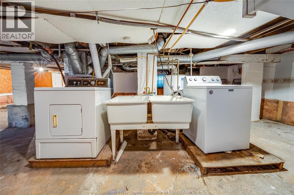 879 Felix, Windsor, Ontario  N9C 3L1 - Photo 32 - 26007015