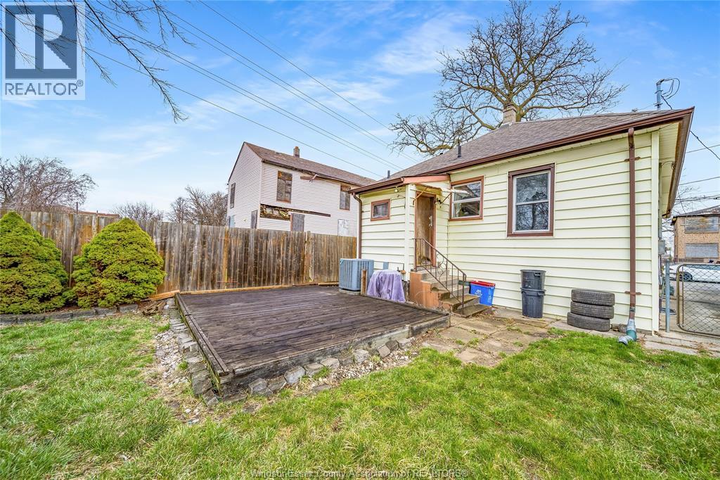 879 Felix, Windsor, Ontario  N9C 3L1 - Photo 36 - 26007015