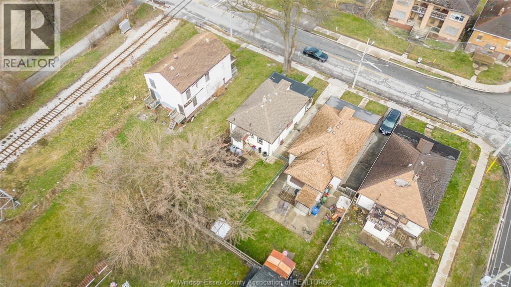 879 Felix, Windsor, Ontario  N9C 3L1 - Photo 5 - 26007015