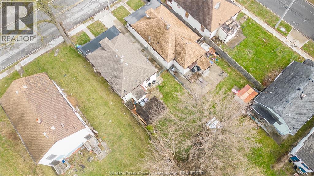 879 Felix, Windsor, Ontario  N9C 3L1 - Photo 6 - 26007015