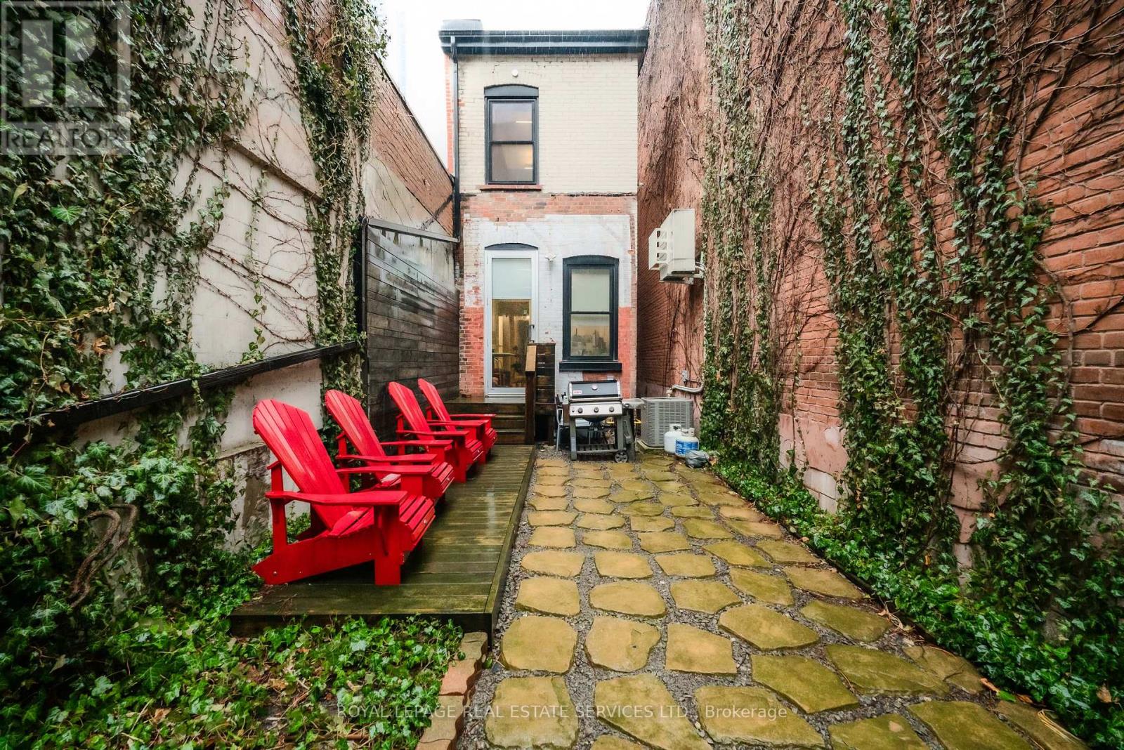 54 1/2 St Patrick Street, Toronto, Ontario  M5T 1V1 - Photo 2 - C12909320