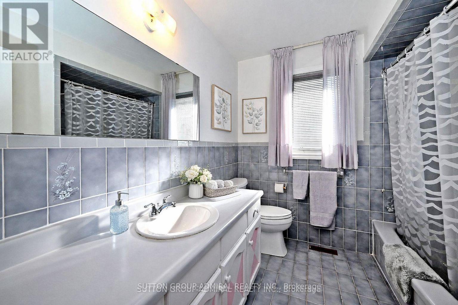 45 Royal Garden Boulevard, Vaughan, Ontario  L4L 7C4 - Photo 37 - N12936806