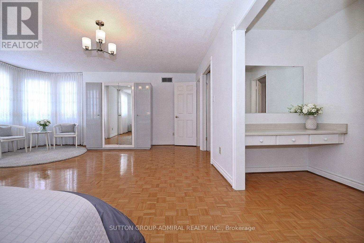 45 Royal Garden Boulevard, Vaughan, Ontario  L4L 7C4 - Photo 29 - N12936806