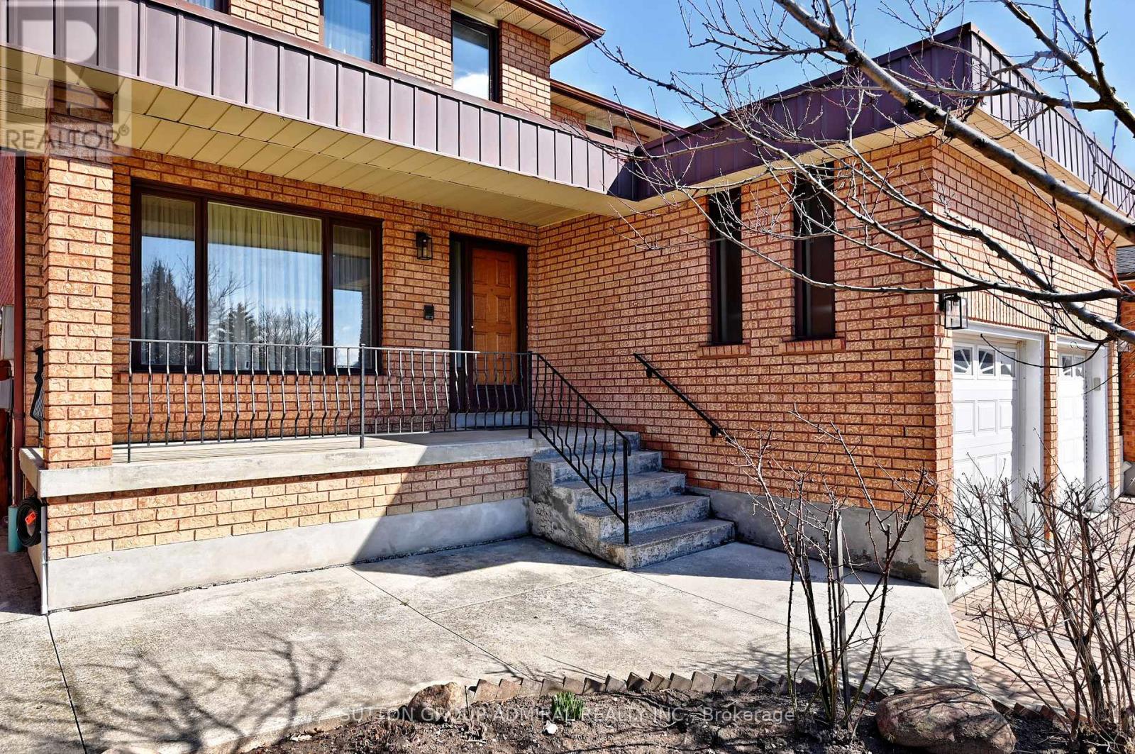 45 Royal Garden Boulevard, Vaughan, Ontario  L4L 7C4 - Photo 4 - N12936806