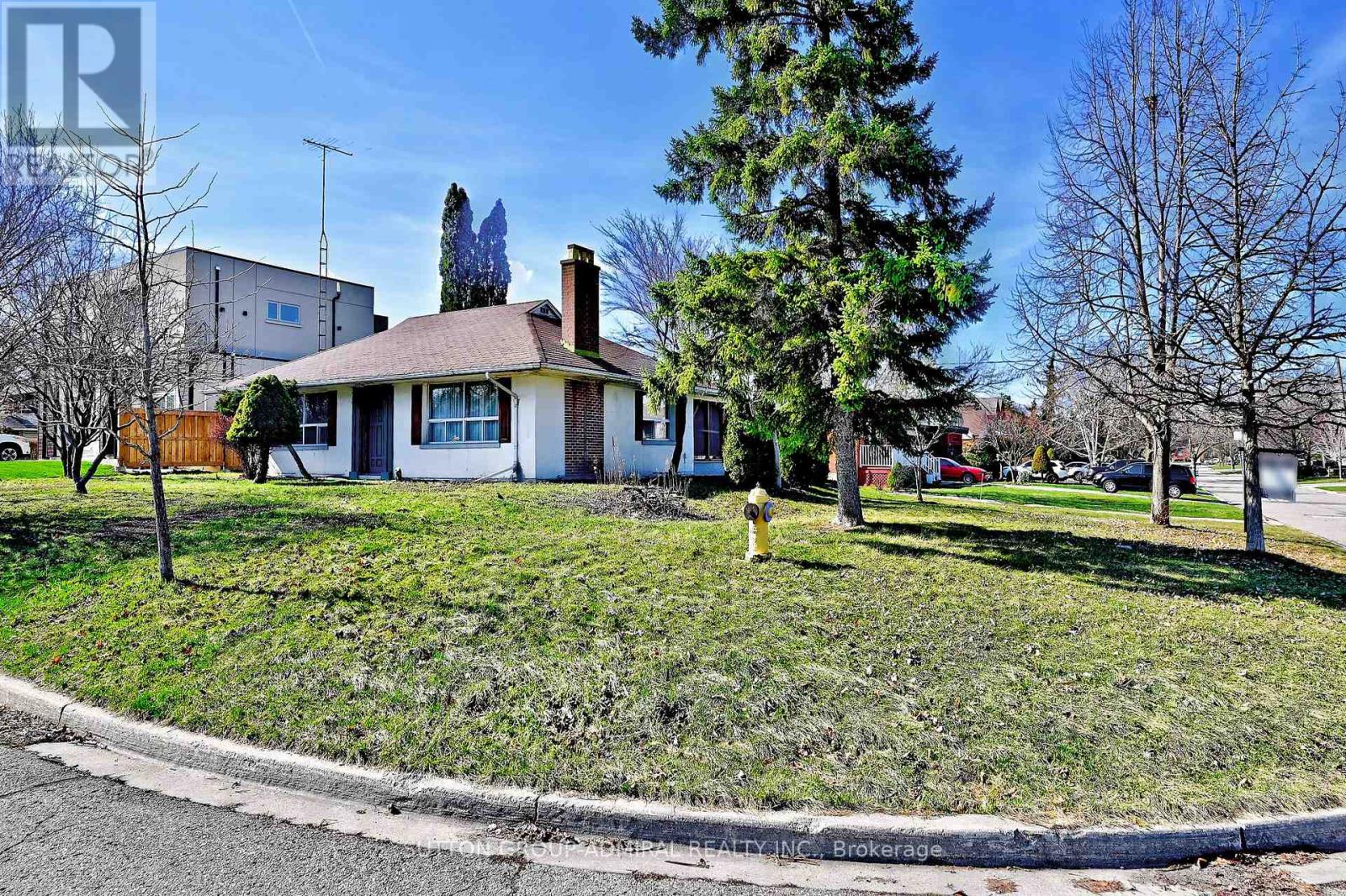 58 Harlow Crescent, Toronto, Ontario  M9V 2Y5 - Photo 23 - W12865236