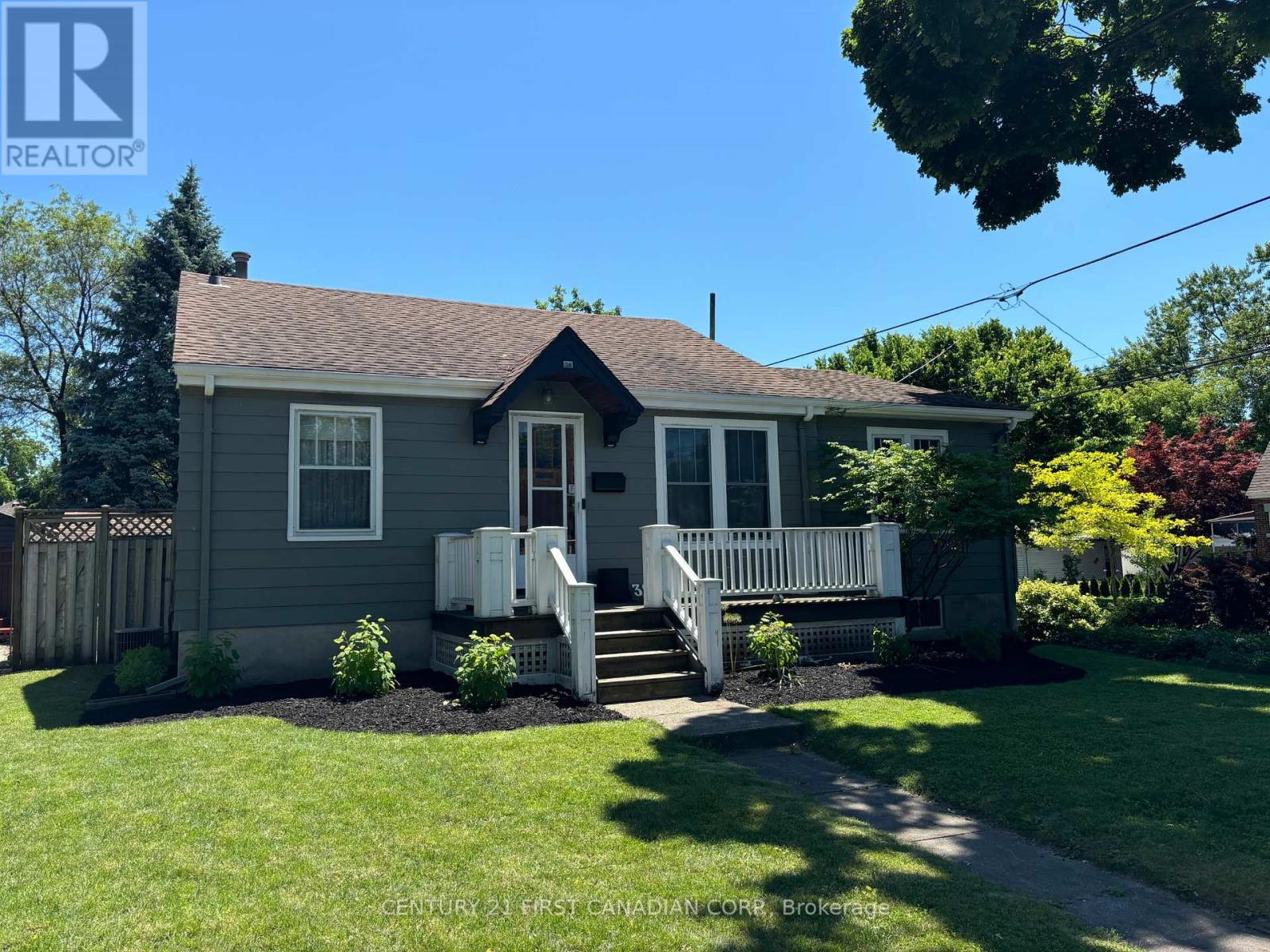 39 Raywood Avenue, London South, Ontario  N6C 1Y6 - Photo 2 - X12959540