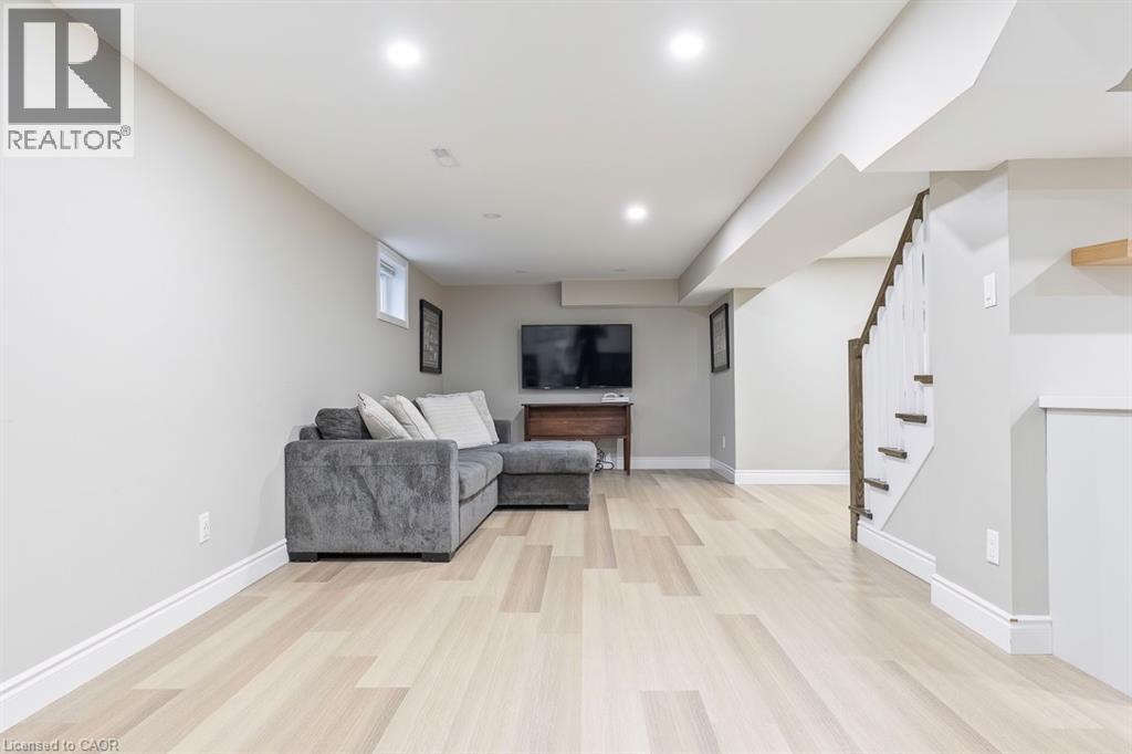 1 Parkway Place, Hamilton, Ontario L9H 6K3 - Photo 35 - 40816665