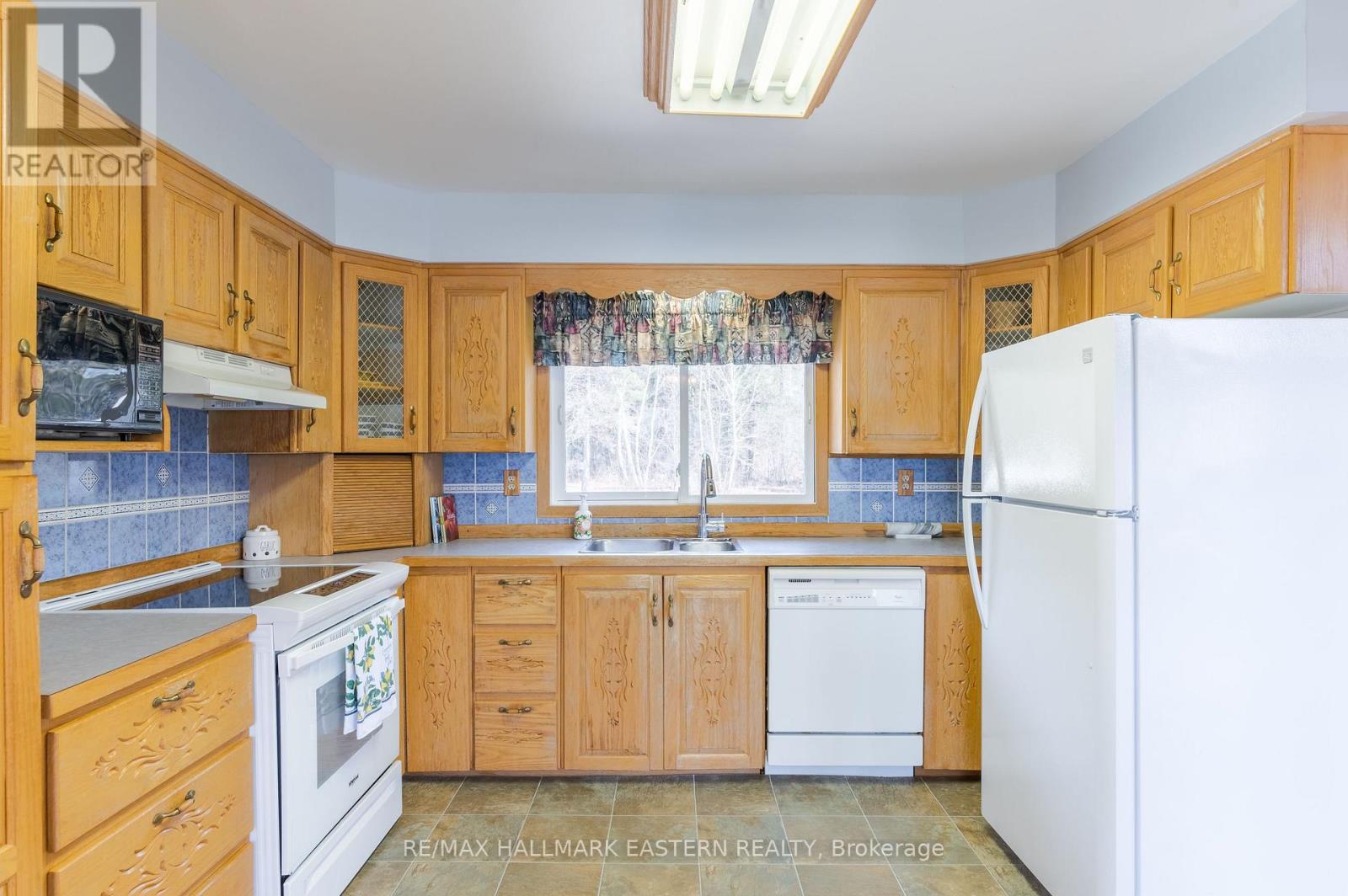 152a Paradise Landing Road, Hastings Highlands (Herschel Ward), Ontario  K0L 2S0 - Photo 6 - X12960294