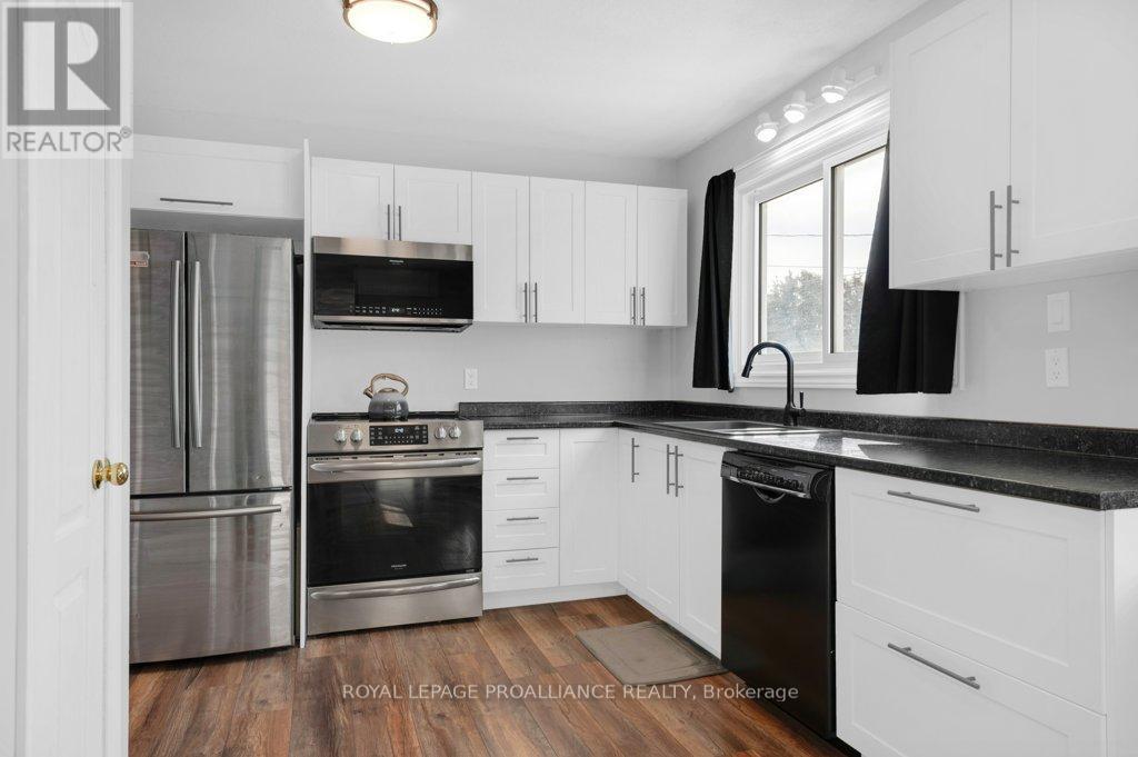 74 Heber Street, Quinte West, Ontario  K8V 1N1 - Photo 17 - X12960302