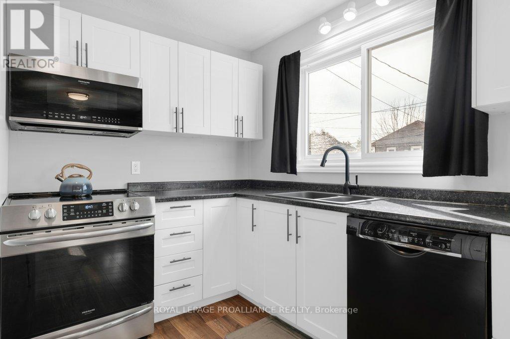 74 Heber Street, Quinte West, Ontario  K8V 1N1 - Photo 18 - X12960302