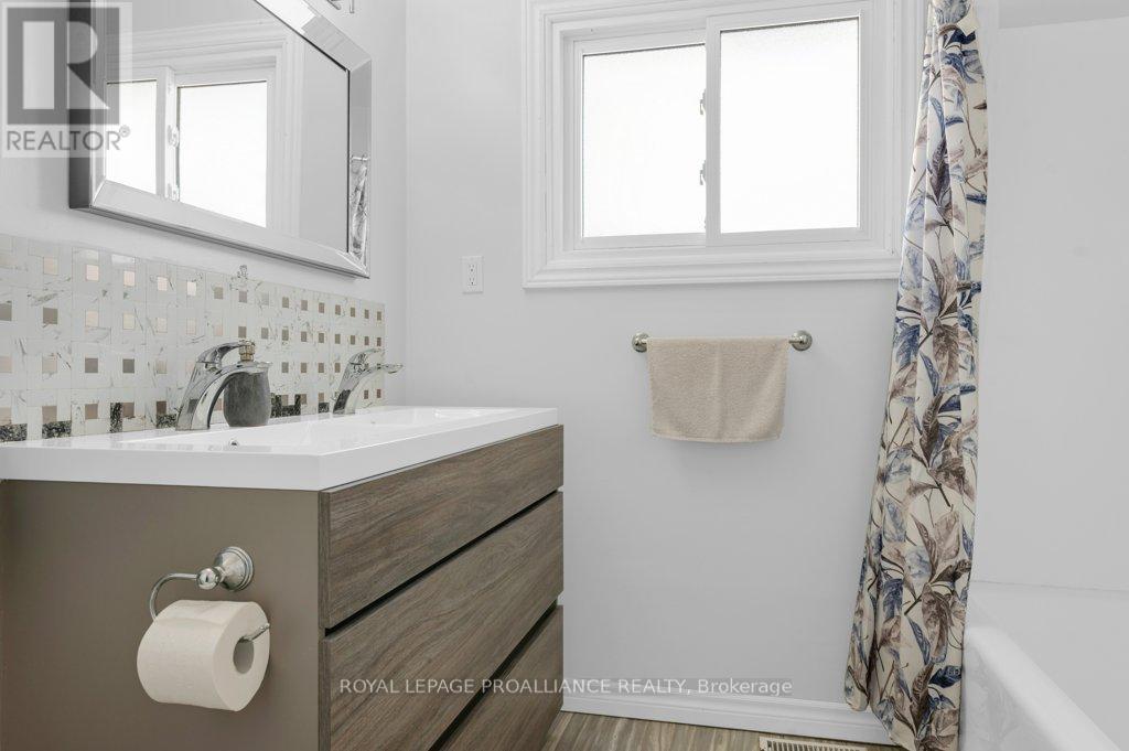 74 Heber Street, Quinte West, Ontario  K8V 1N1 - Photo 22 - X12960302