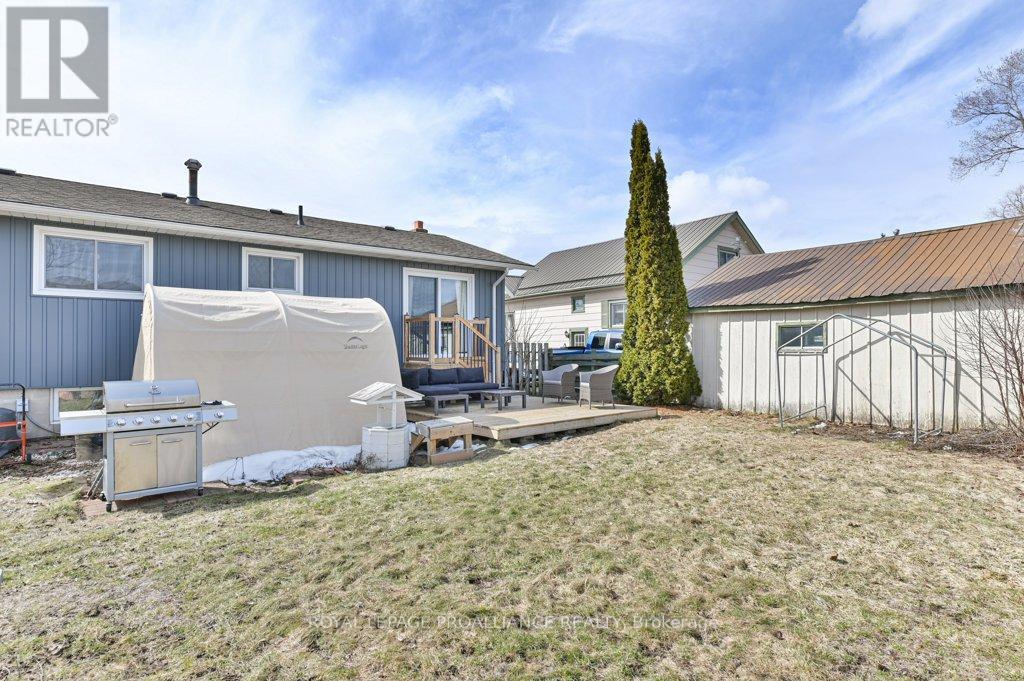 74 Heber Street, Quinte West, Ontario  K8V 1N1 - Photo 33 - X12960302