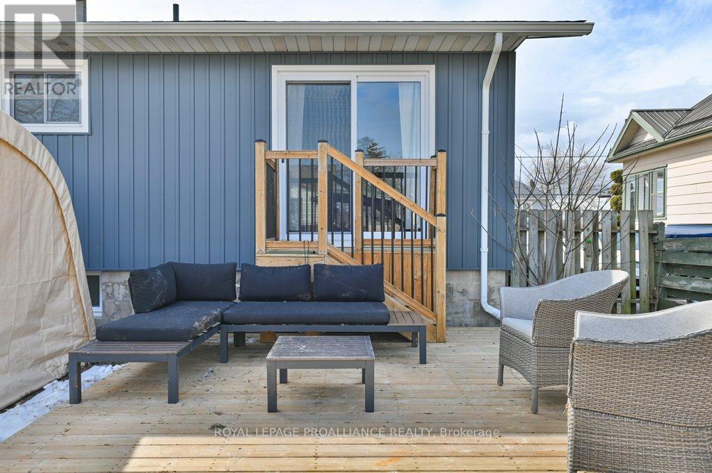 74 Heber Street, Quinte West, Ontario  K8V 1N1 - Photo 36 - X12960302