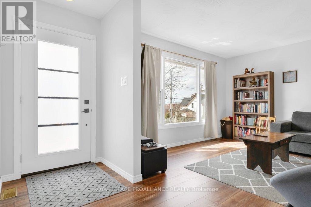 74 Heber Street, Quinte West, Ontario  K8V 1N1 - Photo 7 - X12960302