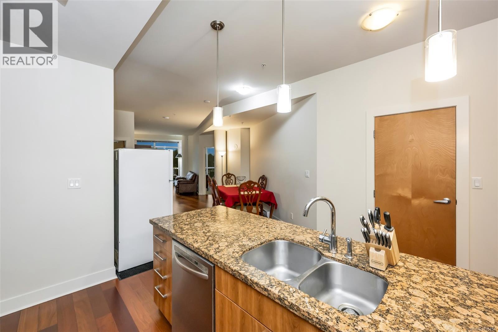 727 2745 Veterans Memorial Pkwy, Langford, British Columbia  V9B 0H4 - Photo 20 - 1030454