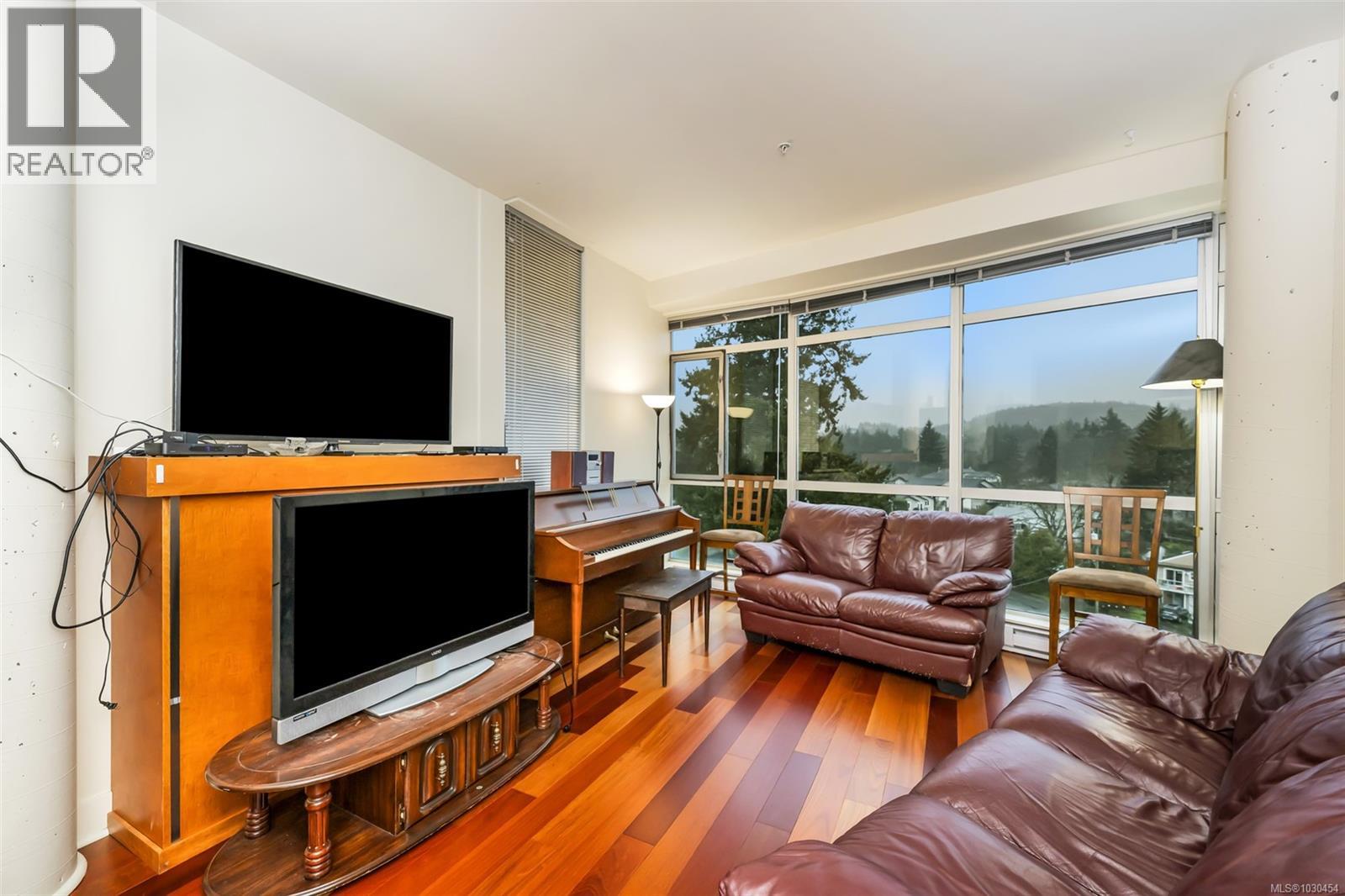 727 2745 Veterans Memorial Pkwy, Langford, British Columbia  V9B 0H4 - Photo 12 - 1030454