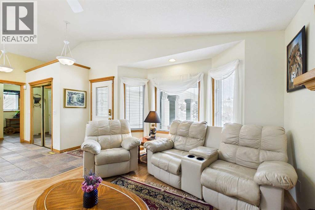 535 Cimarron Point, Okotoks, Alberta  T1S 1S6 - Photo 5 - A2297911