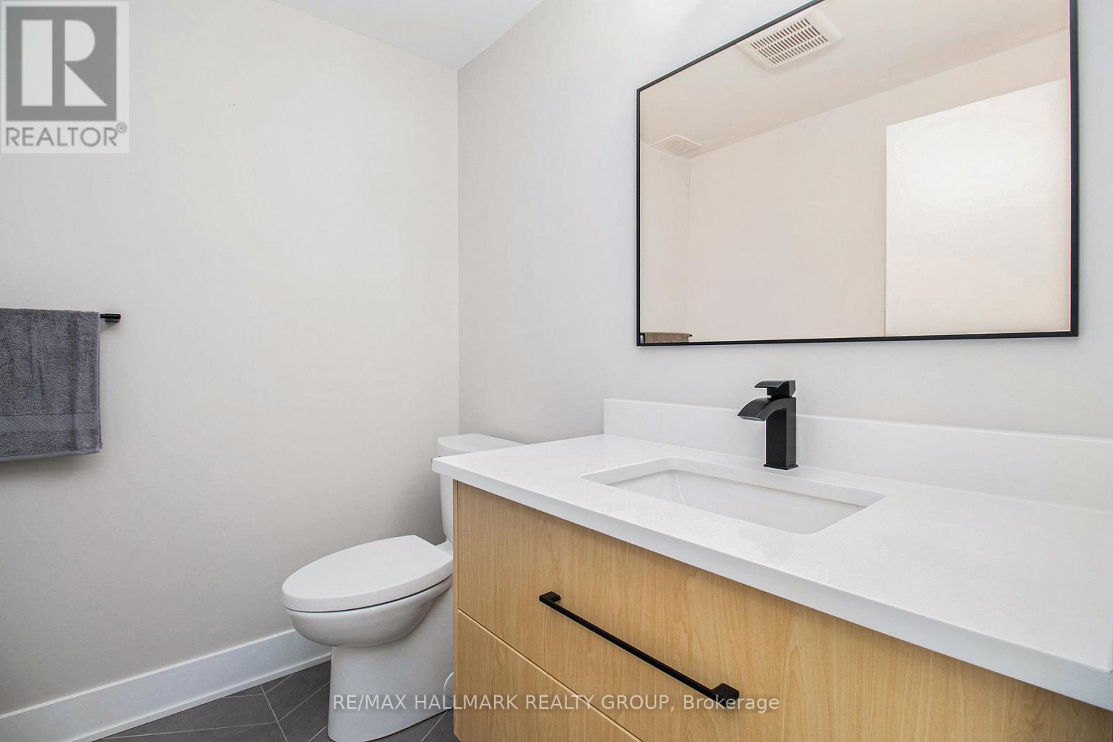 A - 72 Armstrong Street, Ottawa, Ontario  K1Y 2V7 - Photo 9 - X12960300