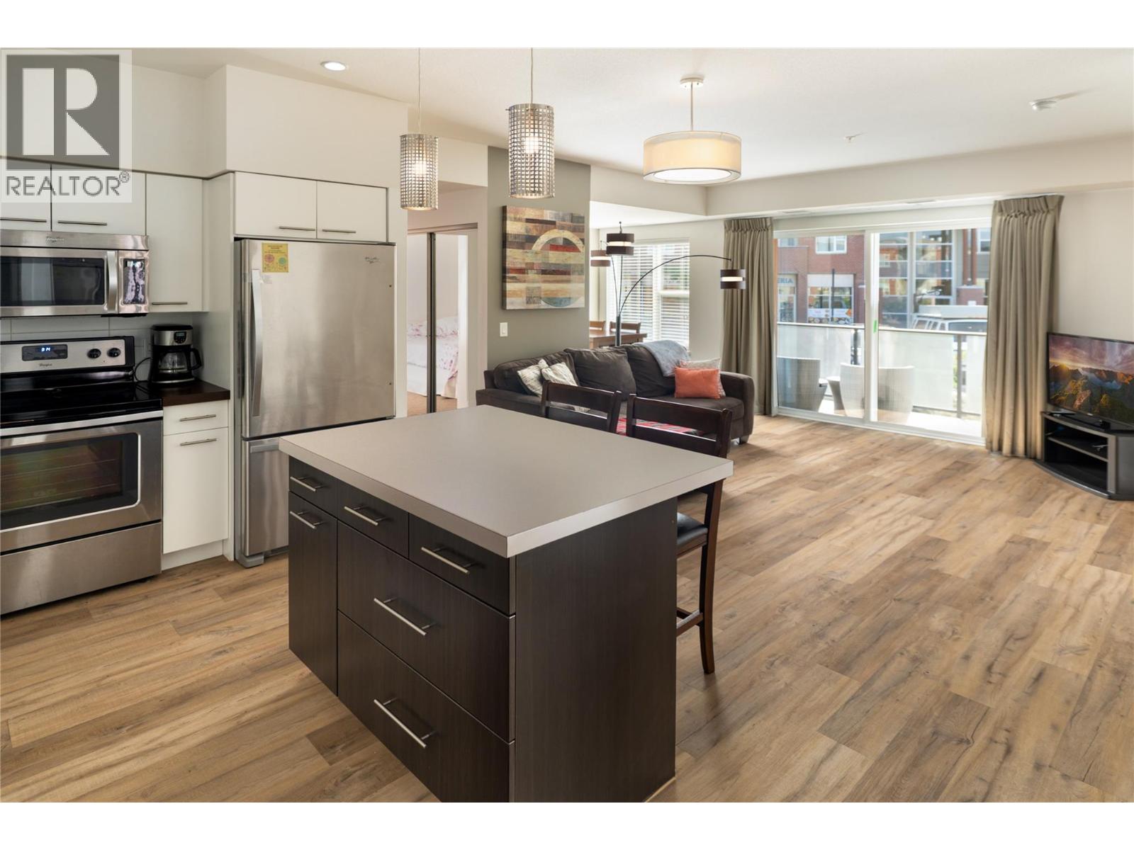 985 ACADEMY Way Unit# 208, Kelowna, British Columbia