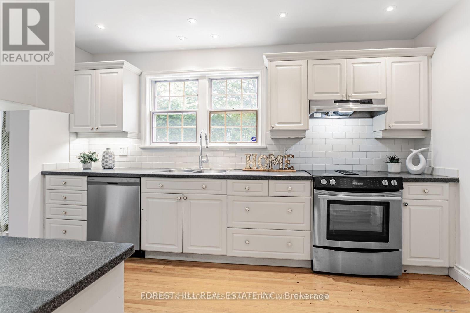 123 LORD SEATON ROAD Toronto (St. Andrew-Windfields), ON M2P 1K8