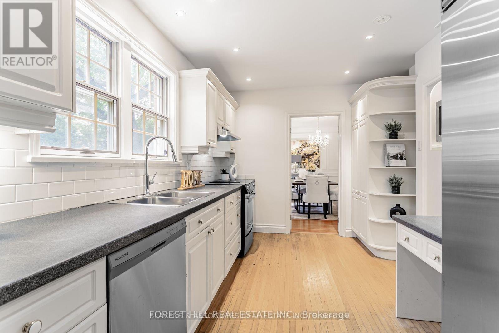 123 LORD SEATON ROAD Toronto (St. Andrew-Windfields), ON M2P 1K8