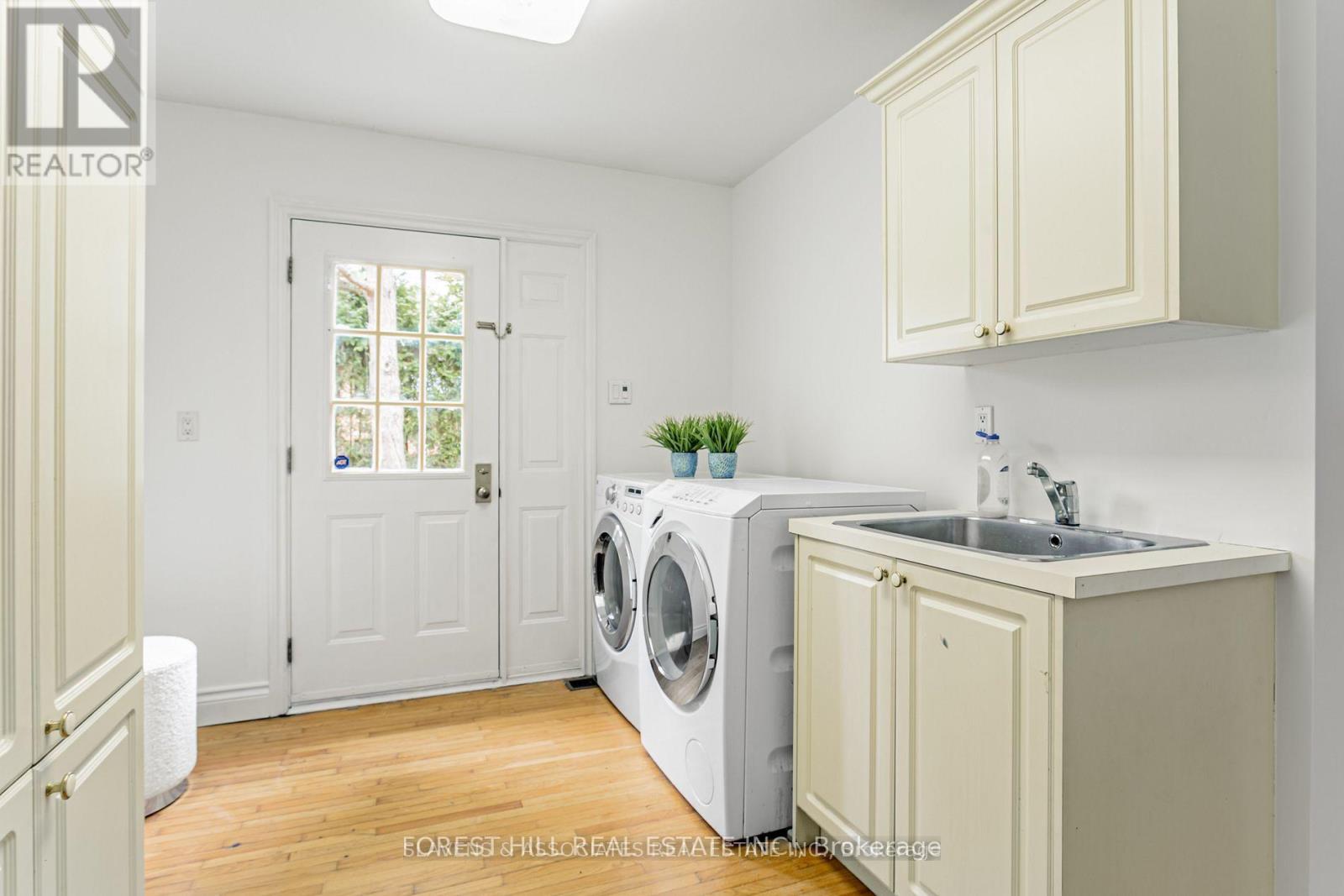 123 LORD SEATON ROAD Toronto (St. Andrew-Windfields), ON M2P 1K8